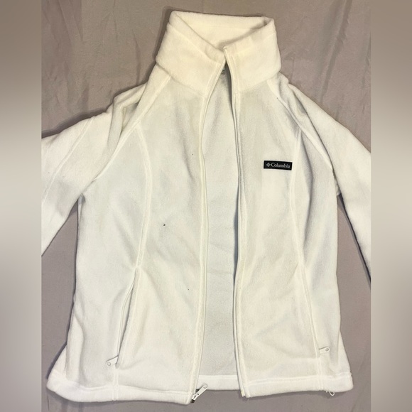WHITE FLEECE COLUMBIA JACKET🌨️ - Picture 1 of 3